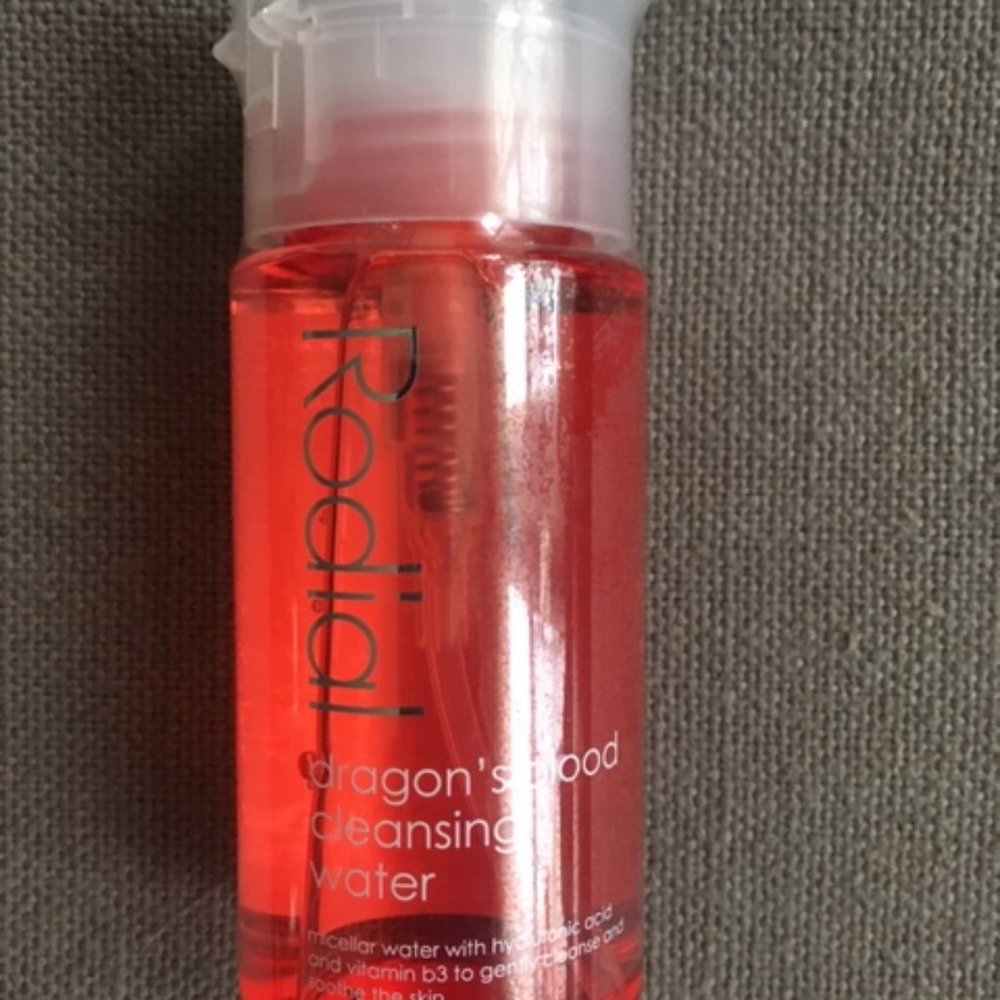 Rodial dragon's blood cleansing water (NWT)